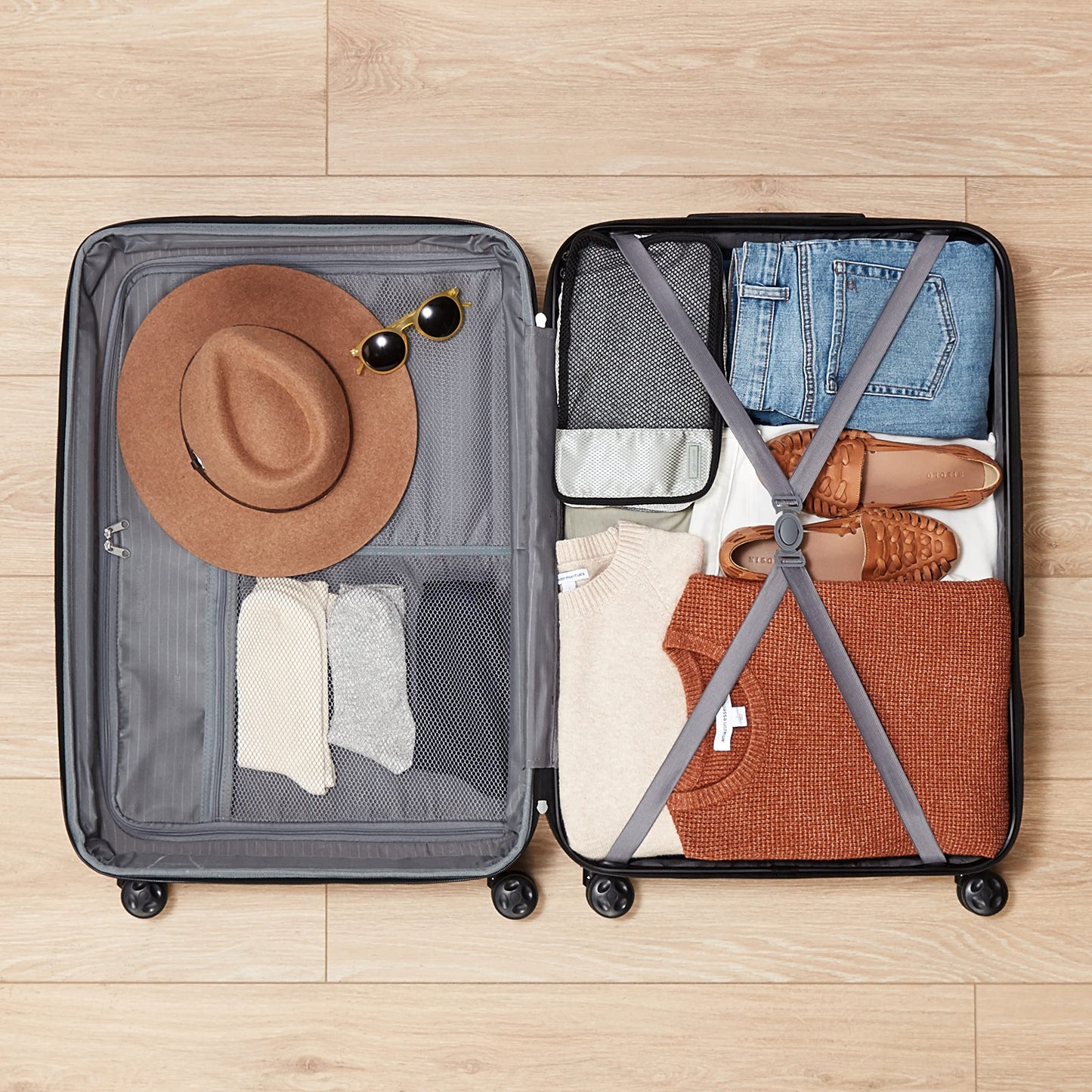 Maleta de Viaje Rígida Amazon Basics Giratoria 78 cm – Grande, Color Azul Marino
